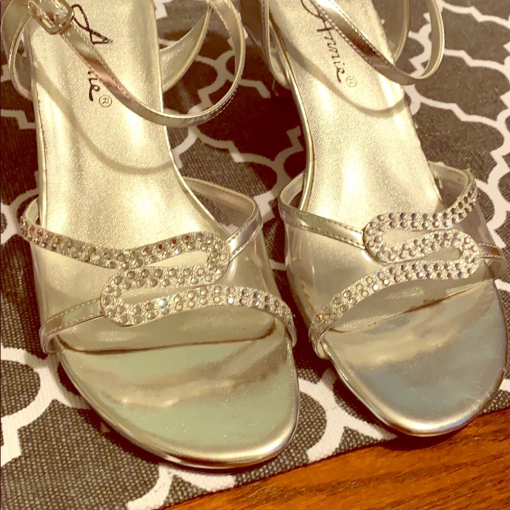 Annie silver w/ diamonds heels